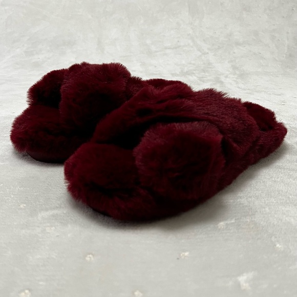 Steve Madden Fur Slip On - Picture 2 of 11